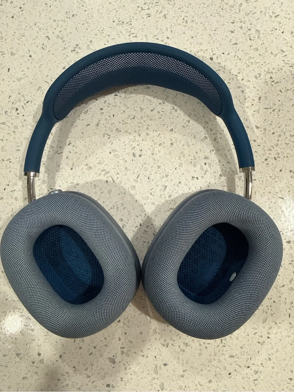 Apple Over‑Ear Headphones - Space Gray with Blue Fabric